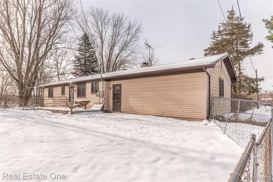 22700 Griswold, South Lyon, MI  - Image #3