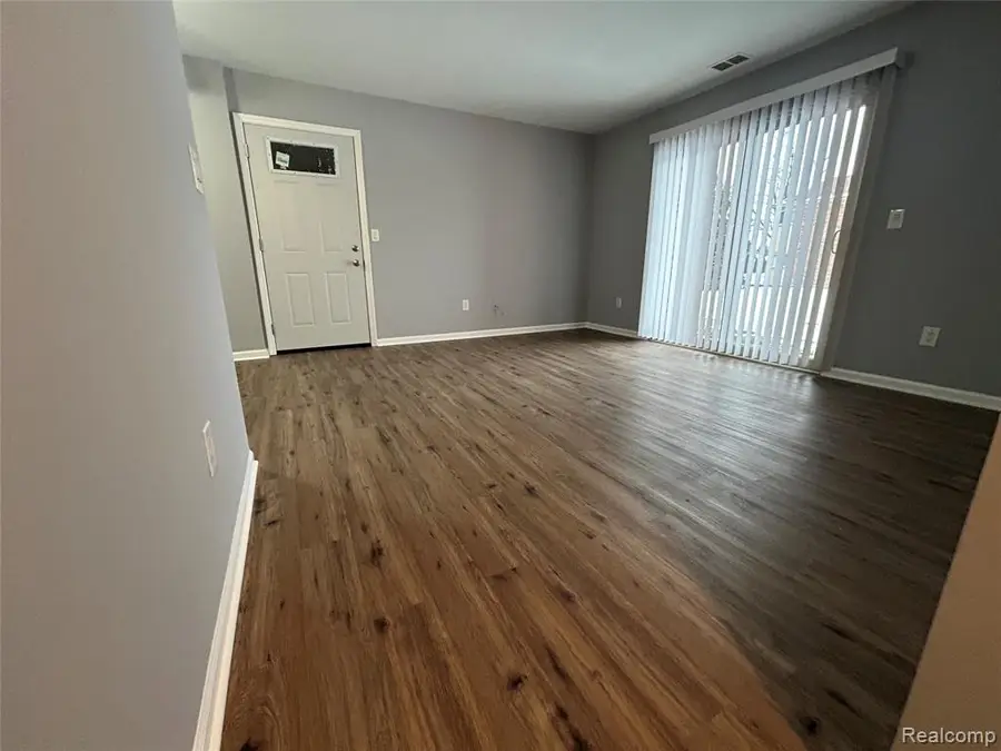 34690 Clarkson #27, Fraser, MI 48026 - Image #2