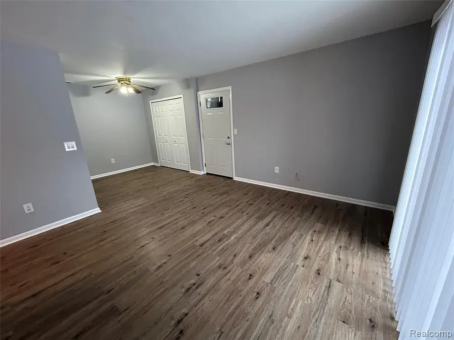 34690 Clarkson #27, Fraser, MI 48026 - Image #3