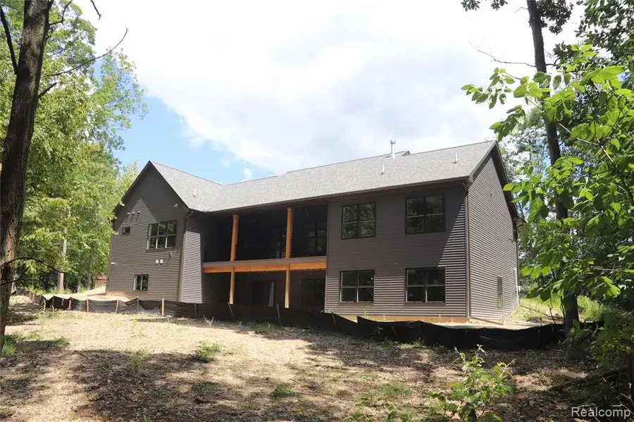 7877 Donegal, Fenton, MI 48430 - #3