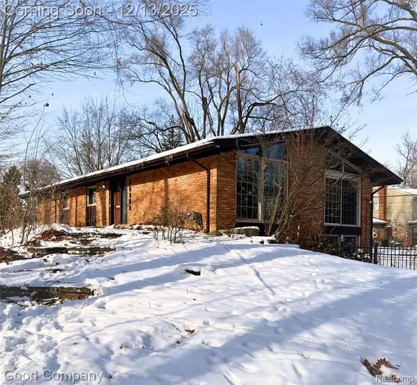 30080 Highmeadow, Farmington Hills, MI 