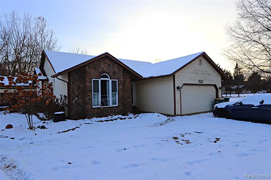 31657 Sibley, New Boston, MI  - Image #2