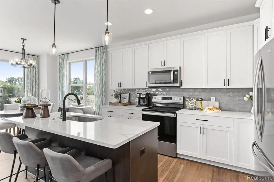 1472 Turner #4, Commerce Township, MI 48390 - Image #2