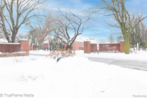 27654 E Echo #235, Farmington Hills, MI 