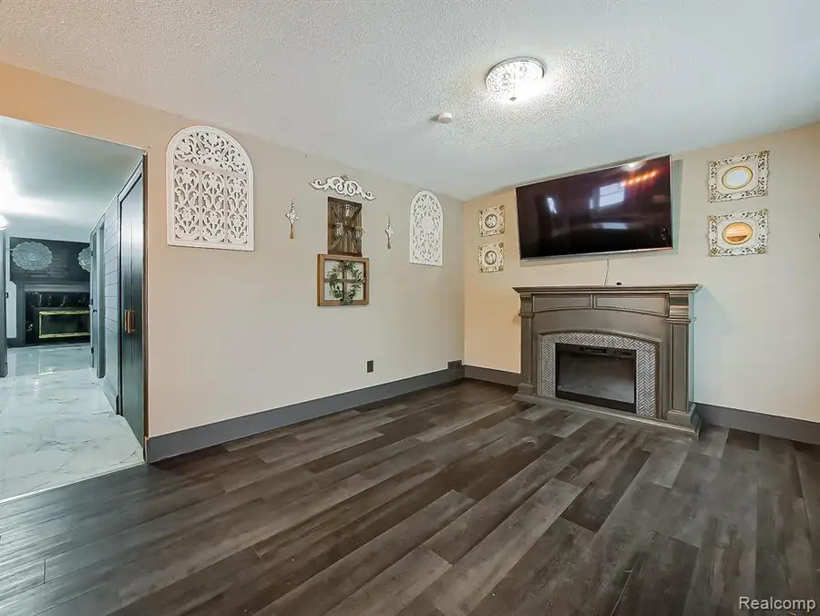 6087 N Parent, Westland, MI  - #3