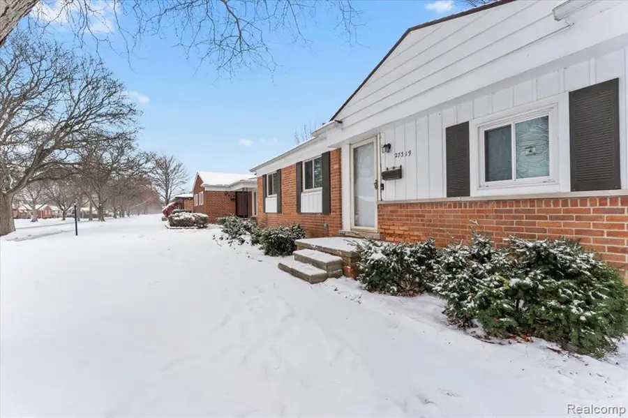 27319 Kennedy, Dearborn Heights, MI  - Image #2