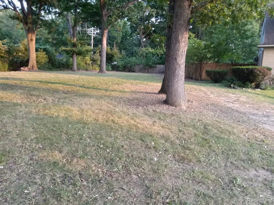 20800 Parklawn, Oak Park, MI 48237 - Image #2