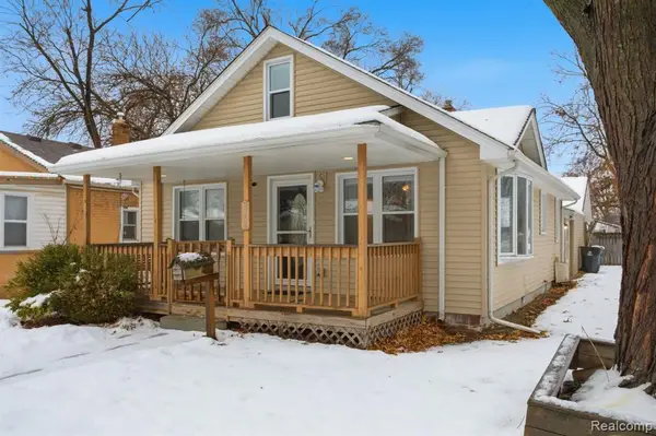 2304 2nd St, Westland, MI 