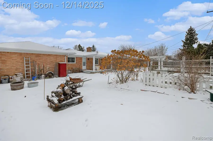 17409 Collinson, Eastpointe, MI  - Image #2