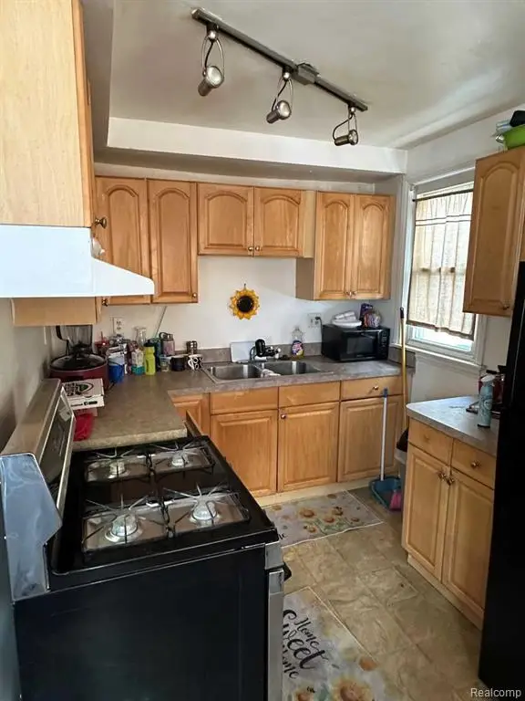 1836 Reo, Lincoln Park, MI  - #3