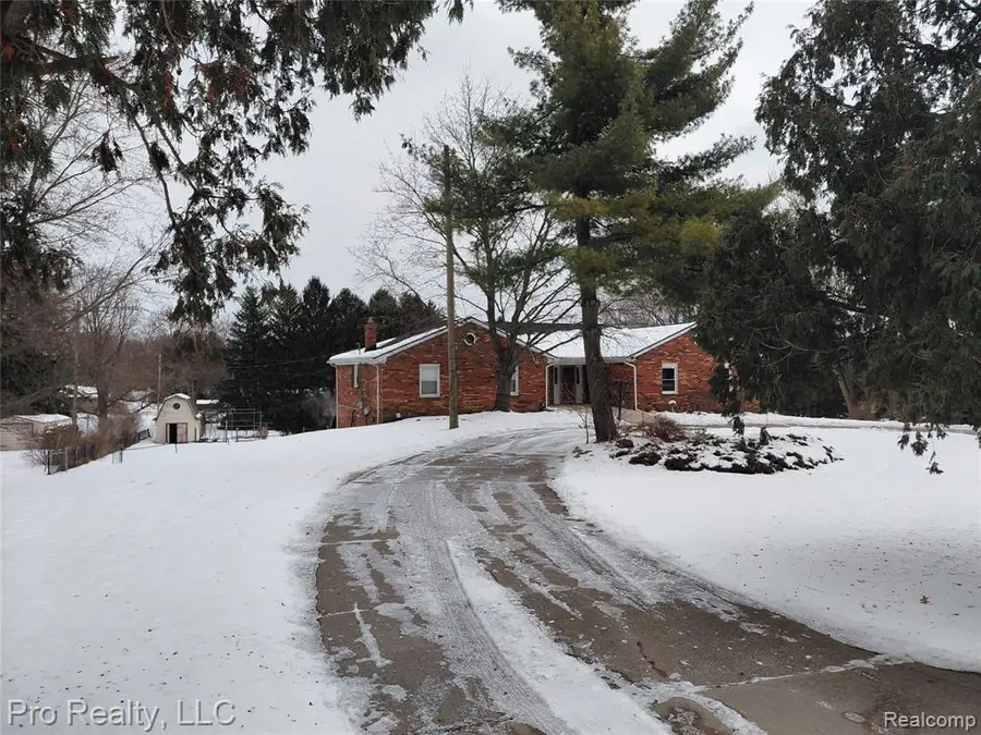8445 Crestshire, Ypsilanti, MI 48197 - #2