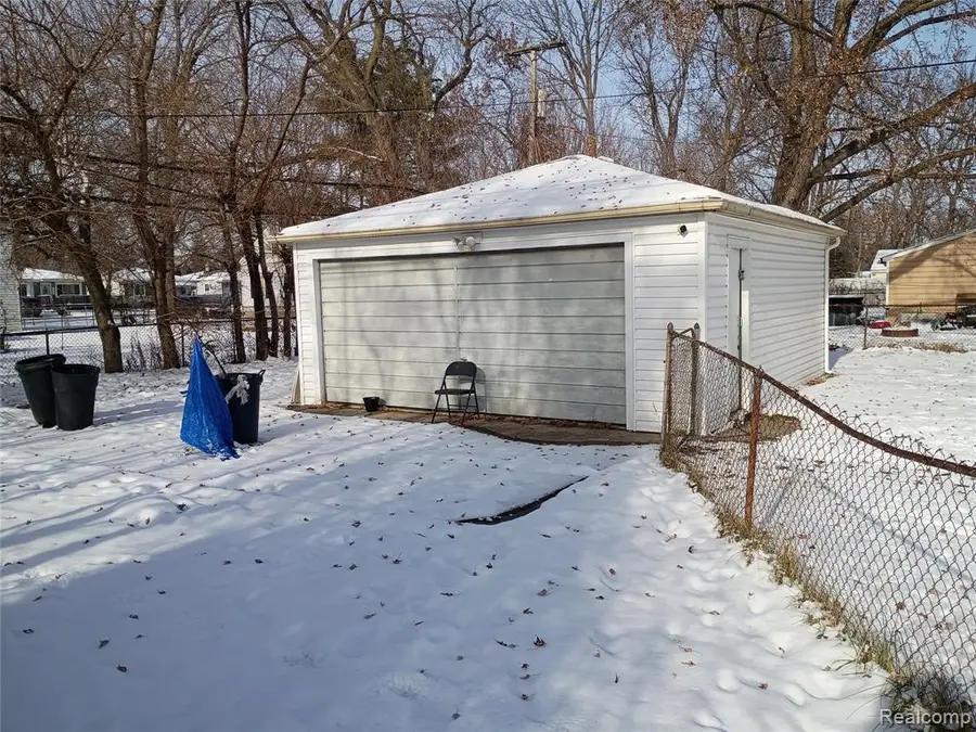 11627 Berwyn, Redford, MI  - #3