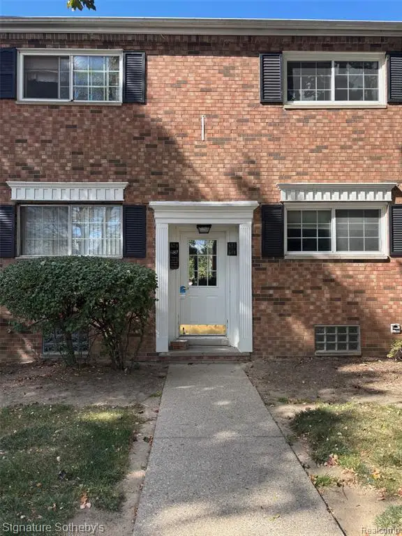 689 E Fox Hills #65, Bloomfield Hills, MI  - Image #3