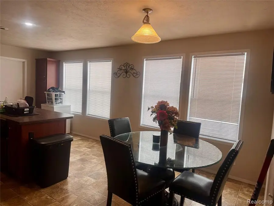 165 S Opdyke, Auburn Hills, MI 48326 - Image #3