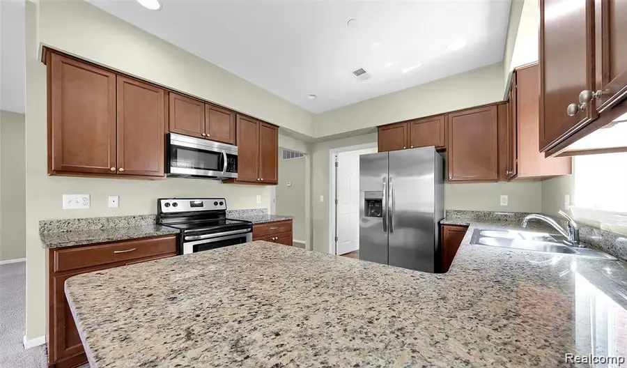 14265 Shadywood, Sterling Heights, MI  - Image #2