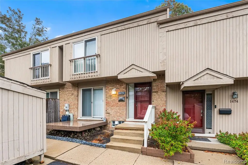 1476 E Oakbrook, Rochester Hills, MI  - Image #1