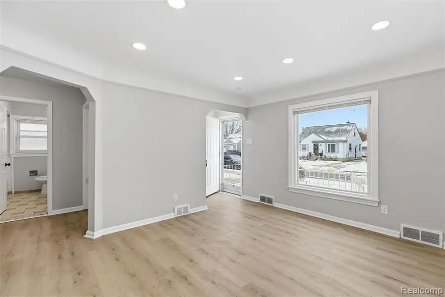 27550 Garfield, Roseville, MI 48066 - #2