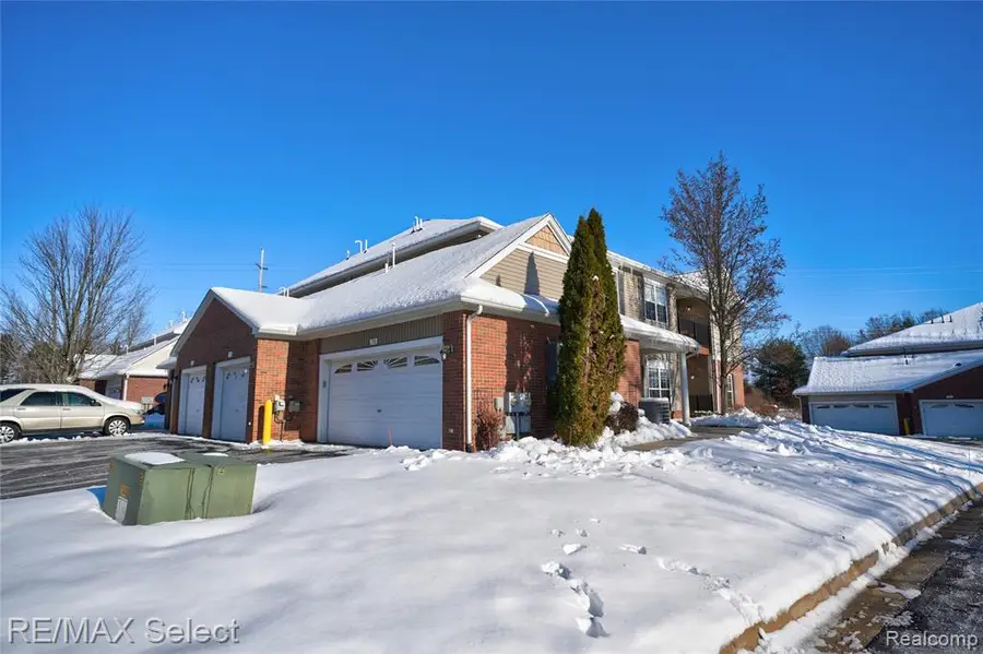 753 Eagle, Fenton, MI  - Image #3