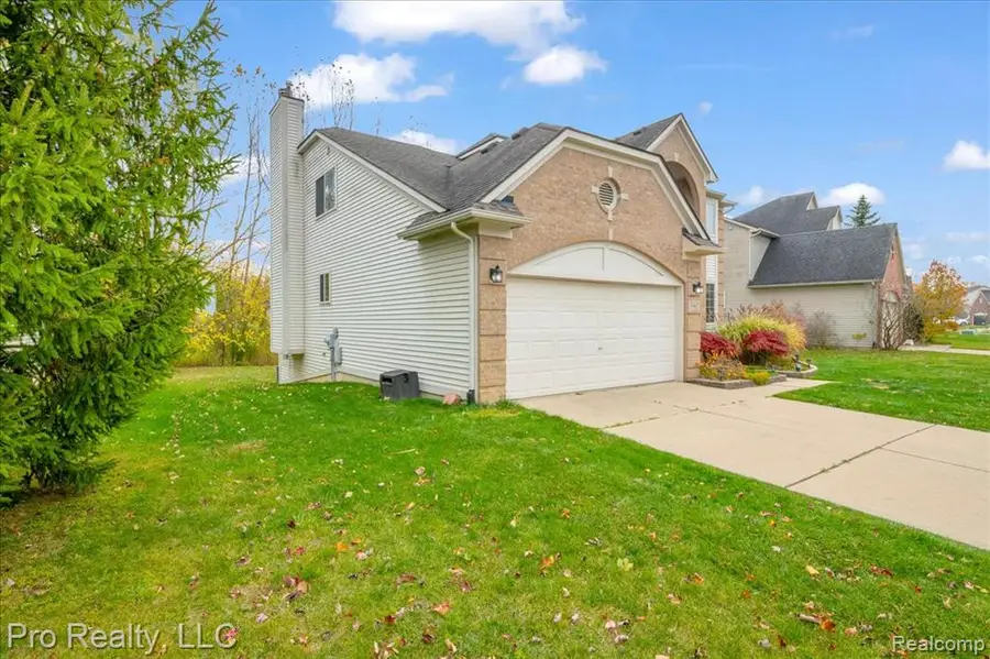 5967 Cedar Ridge, Ann Arbor, MI  - Image #2