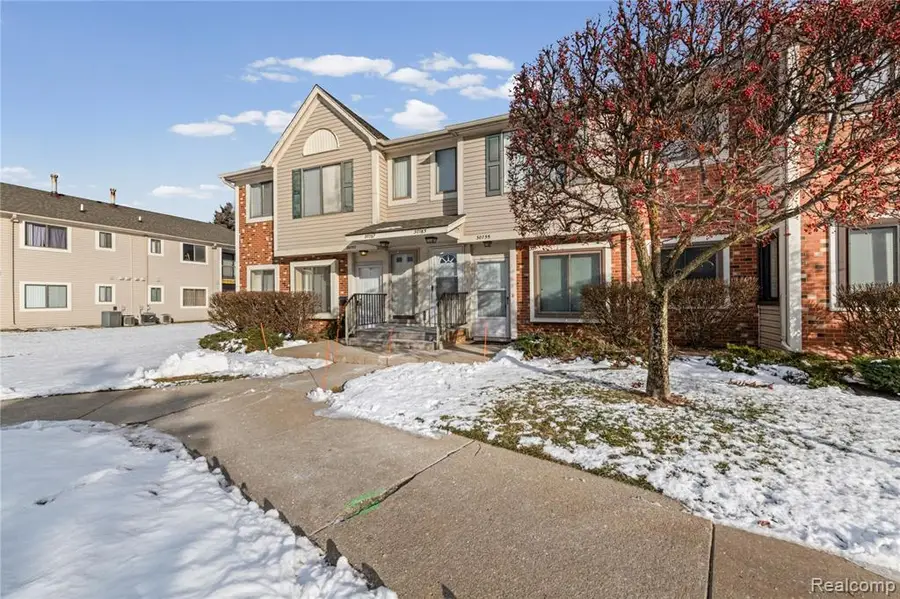 30755 Hidden Pines #25, Roseville, MI  - Image #2