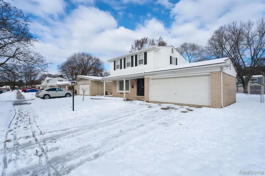 39618 Birchwood, Plymouth, MI  - Image #2