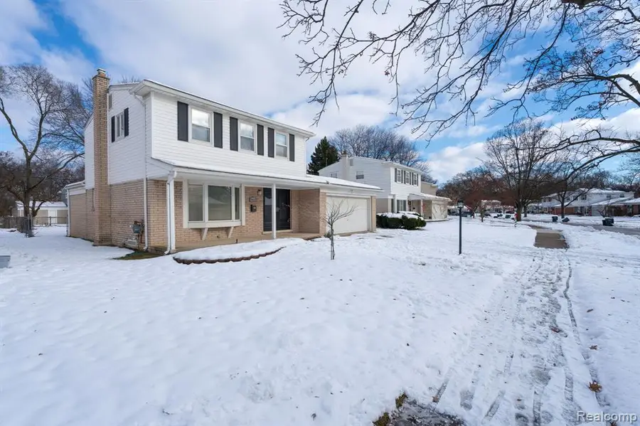 39618 Birchwood, Plymouth, MI  - Image #3