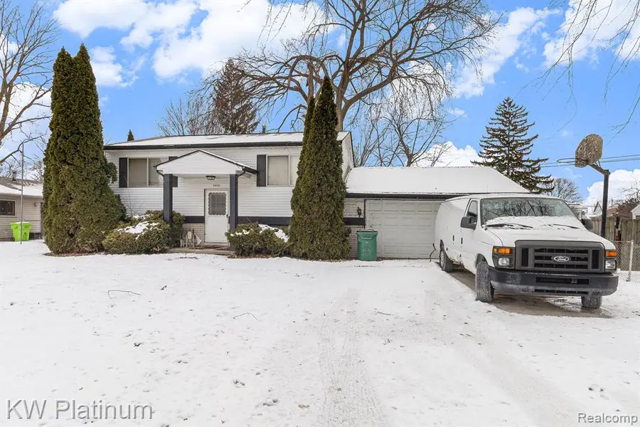 39721 Camp, Harrison Township, MI  - Image #3