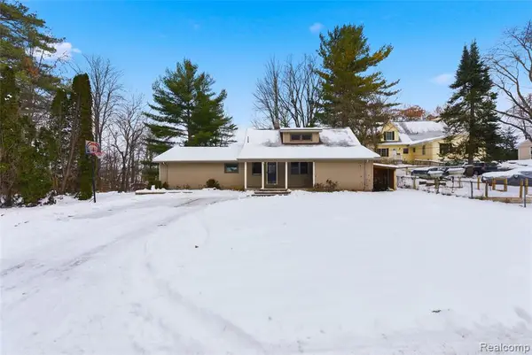 6290 Briggs Lake, Brighton, MI 