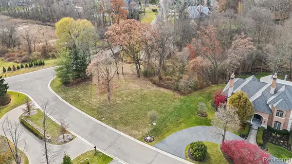 556 Barrington, Bloomfield Hills, MI 