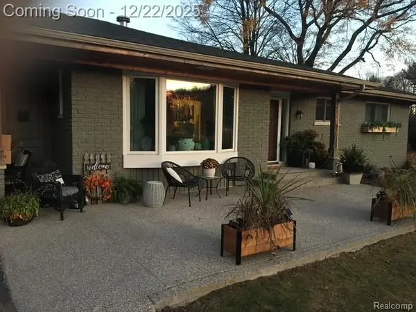 6622 Houghten, Troy, MI 