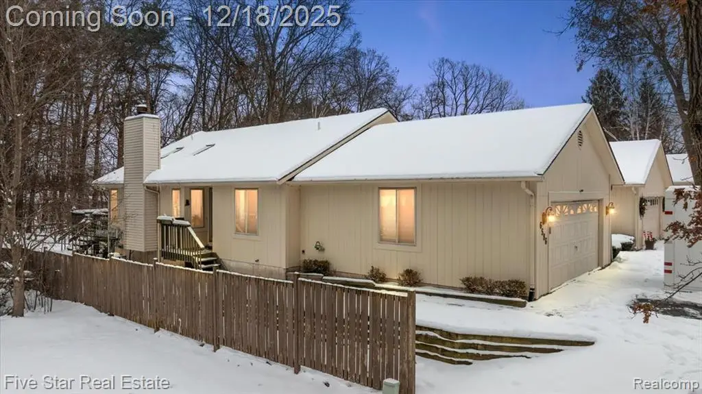 6586 Pontiac Lake #1, Waterford, MI  - Image #1
