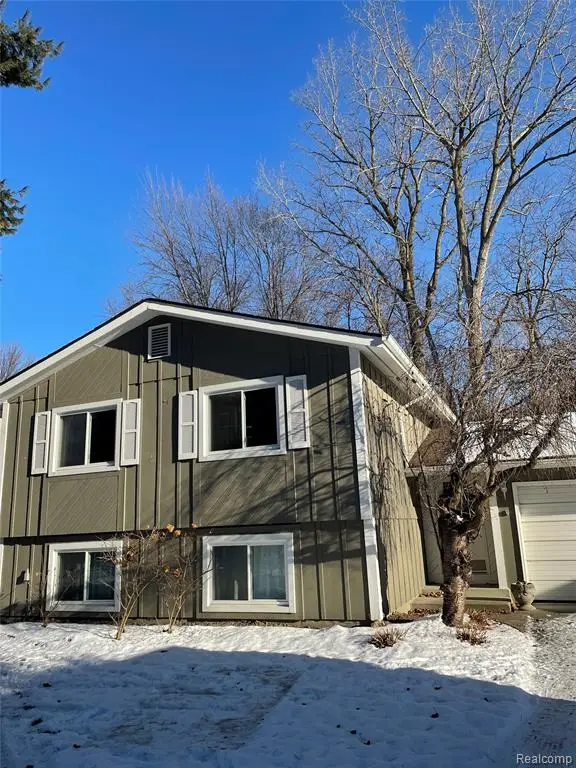 27211 Hickory, Harrison Twp, MI 