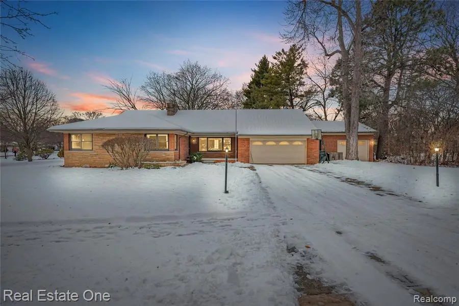 28615 Bloomfield, Lathrup Village, MI  - Image #2