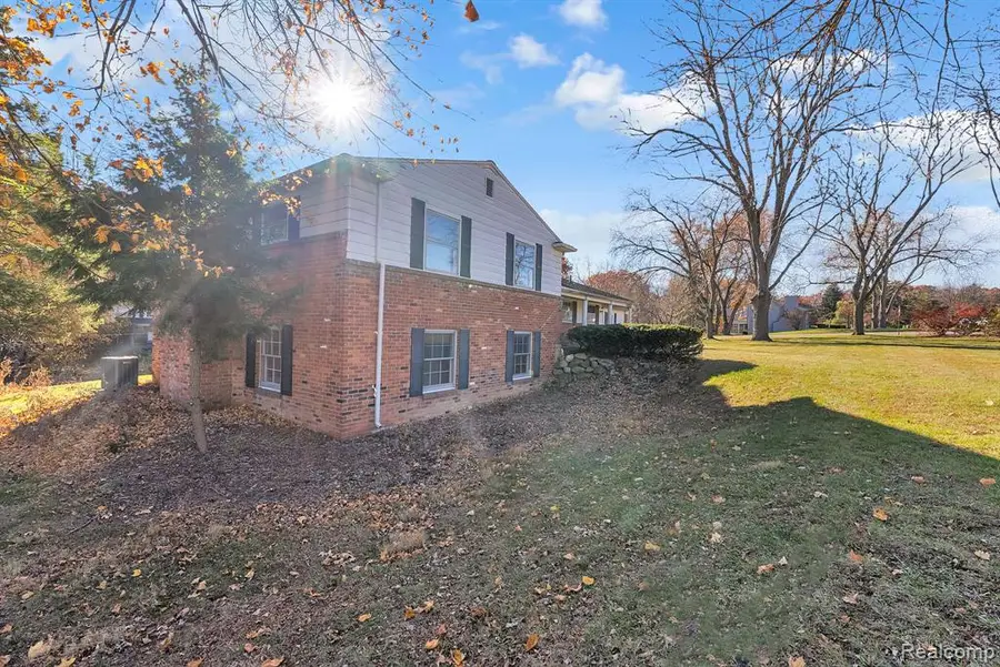 4265 Pine Tree, Bloomfield Hills, MI  - #3