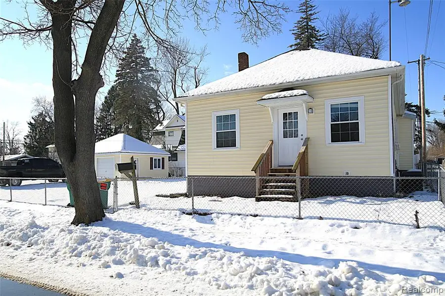 102 S Division, Durand, MI  - Image #3