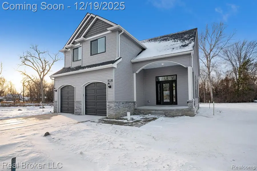 34367 Union Lake, Clinton Township, MI 48035 - Image #3