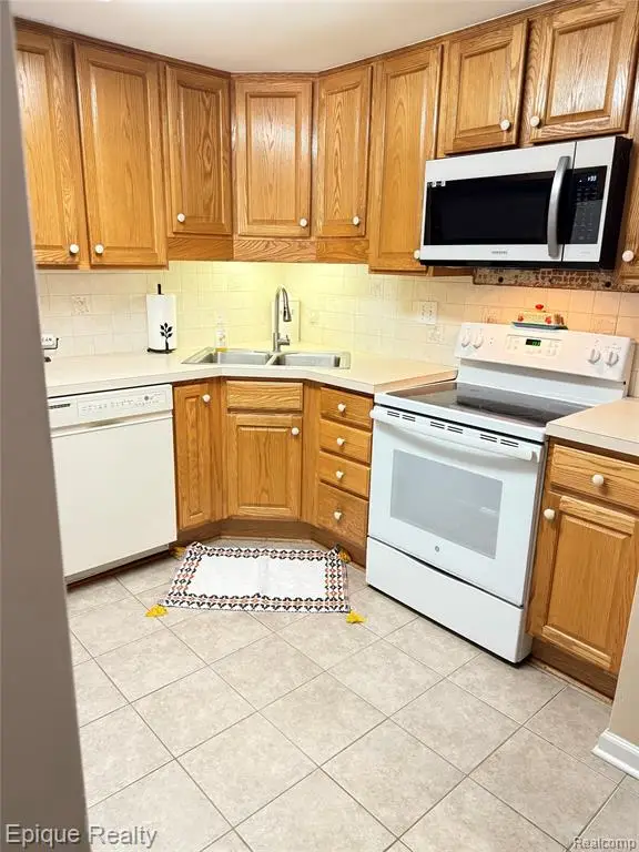 1421 E Mt Morris, Mount Morris, MI 48458 - Image #2