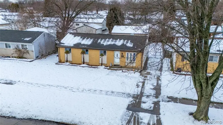 39258 Avondale, Westland, MI  - Image #2