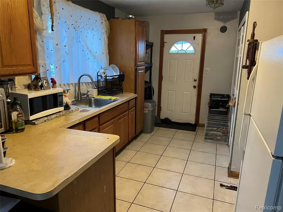 21901 Dante, Oak Park, MI  - Image #2