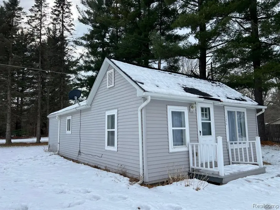 126 Burnside, North Branch, MI  - Image #2