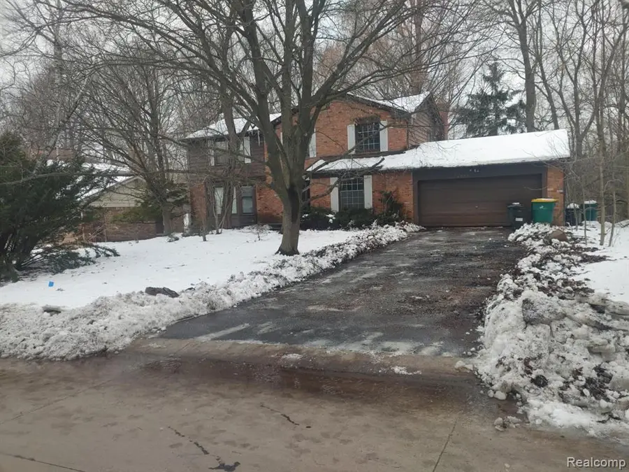 34630 Old Timber, Farmington Hills, MI  - Image #2