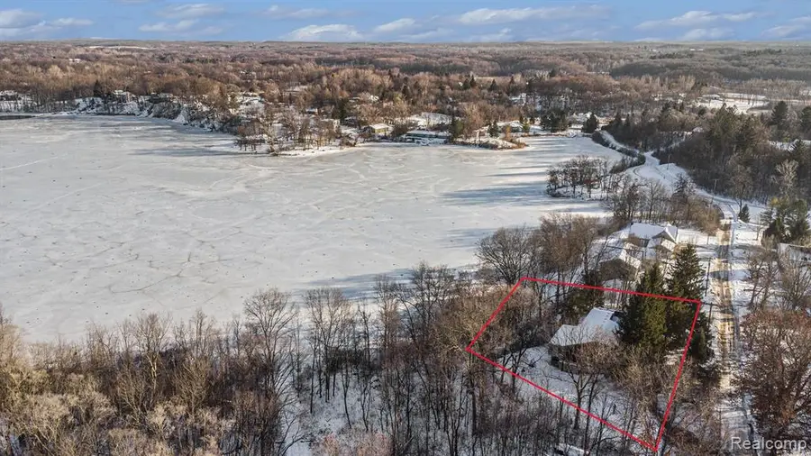 14325 Lakeshore, Holly, MI  - #2