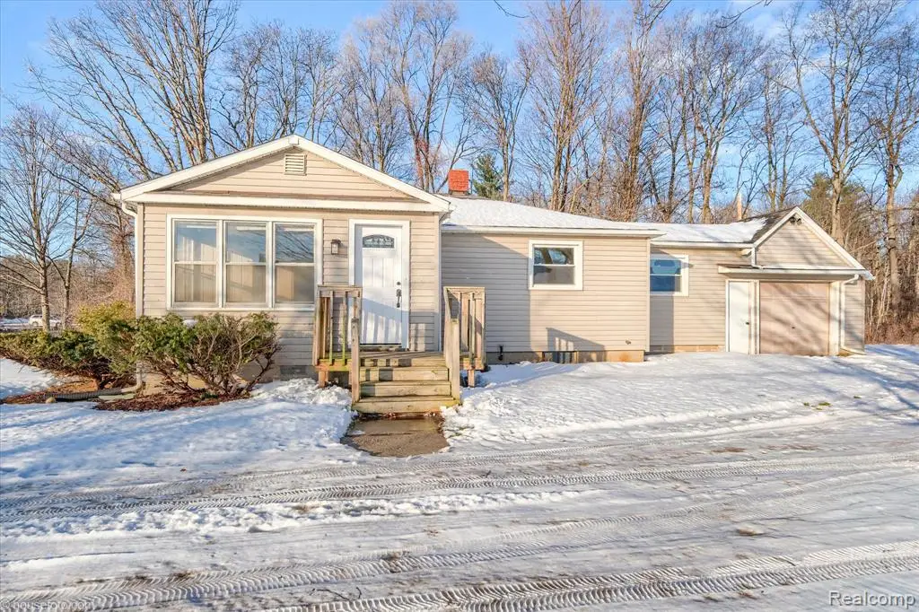 5742 N Lapeer, North Branch, MI  - Image #1