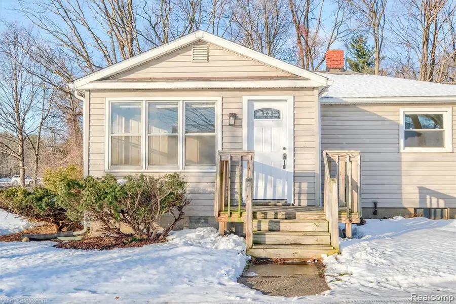 5742 N Lapeer, North Branch, MI  - Image #2