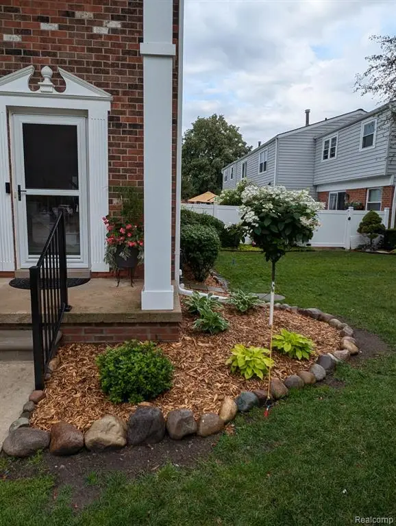 24600 Olde Orchard, Novi, MI  - Image #2