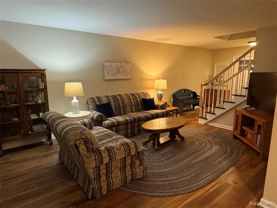 24600 Olde Orchard, Novi, MI  - Image #3