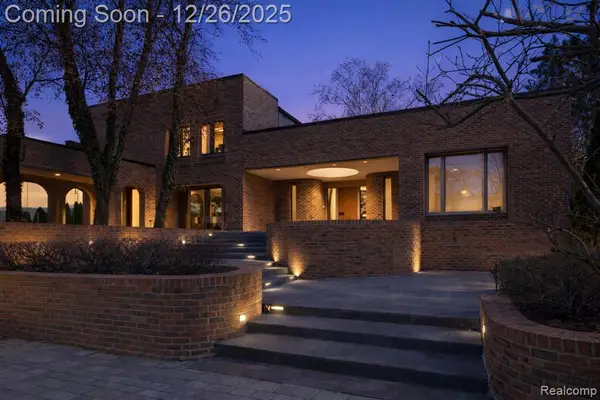 3317 W Shore, Orchard Lake, MI 