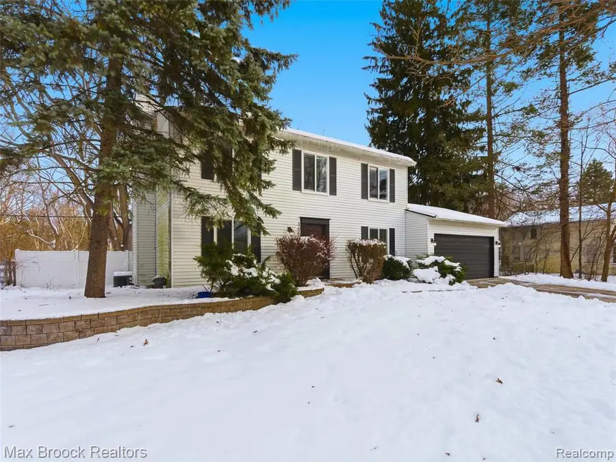 3655 Walnut, West Bloomfield, MI  - #3