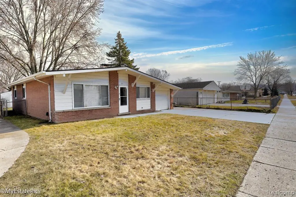 547 S Hawthorne, Westland, MI  - #1
