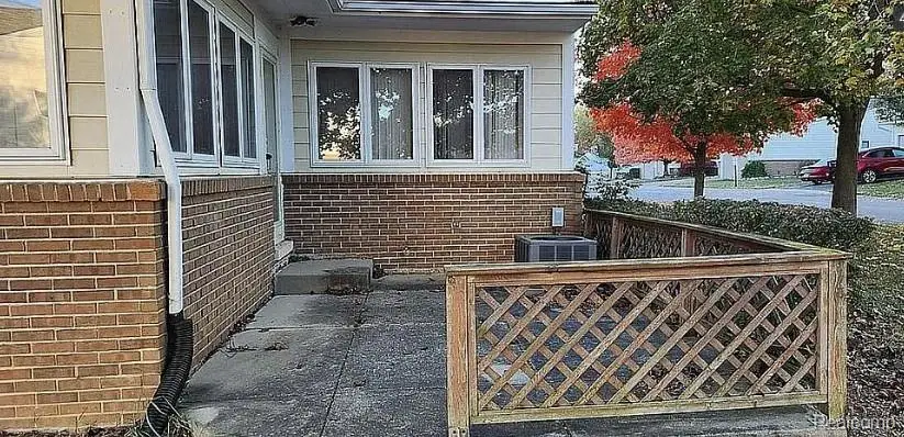 34973 Meadow, Farmington Hills, MI  - Image #2